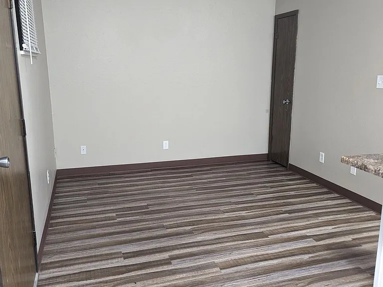 1197 Blairs Ferry Rd — Photo 3