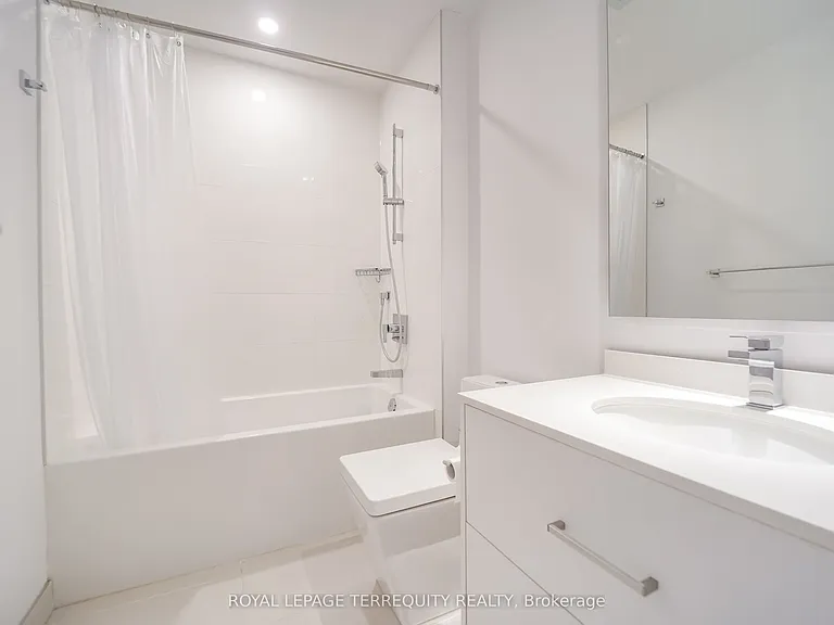 488 University Ave #5008 — Photo 9