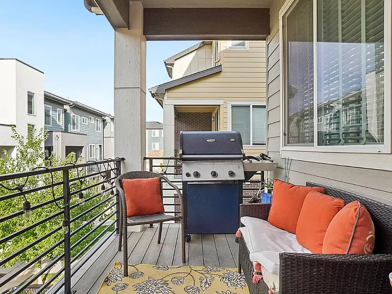 674 E Hinsdale Ave — Photo 11