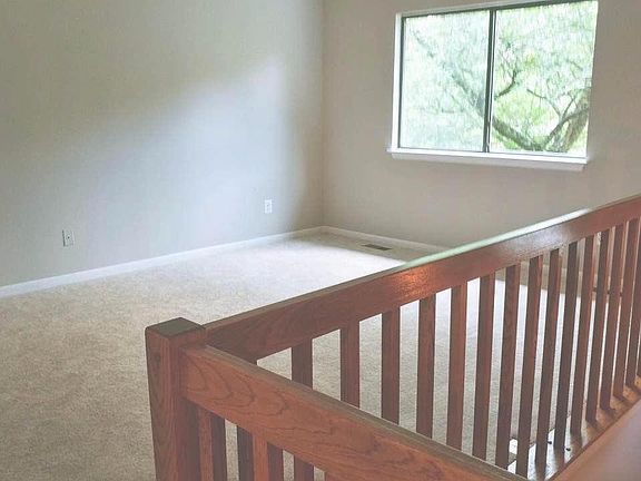 5th image of 105 Evon Ct