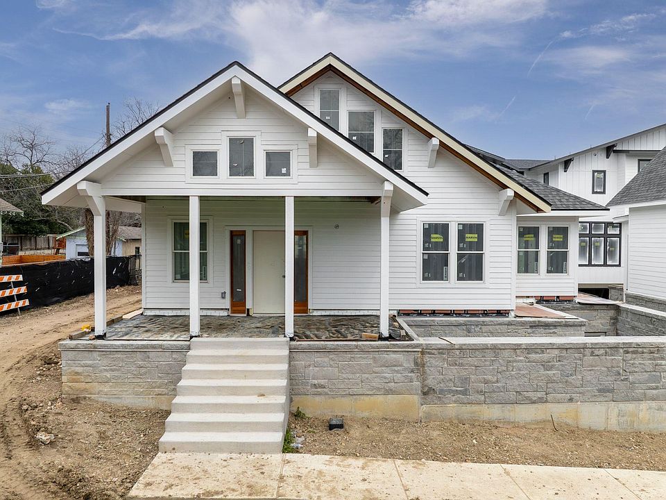 1st image of 1406 W 9th St #301