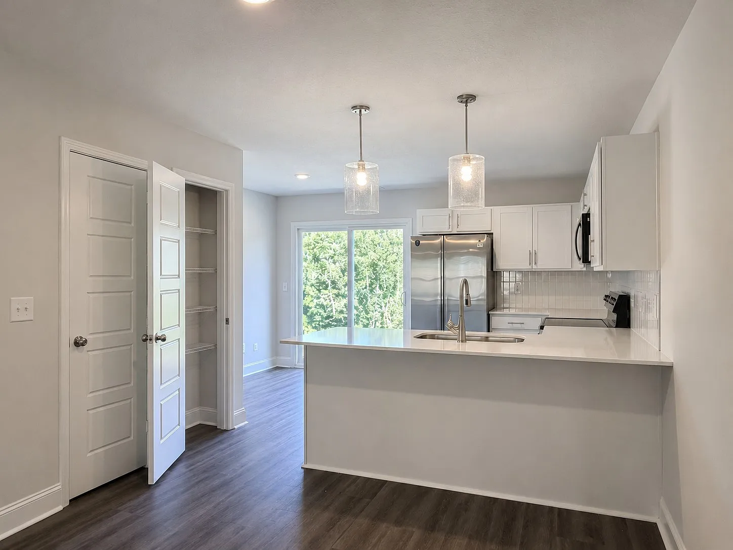 2 bed, 2.5 bath, 1224 sqft, $1,395 — Photo 3