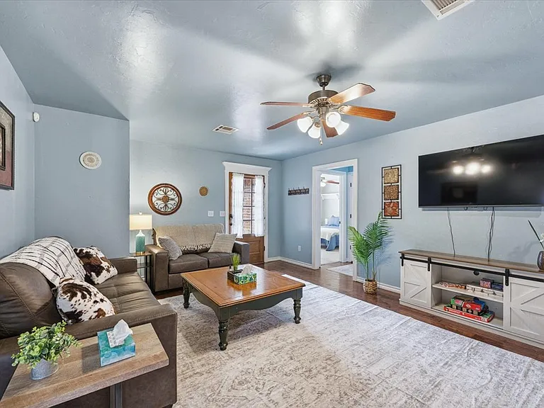 4713 Doe Run Dr — Photo 2