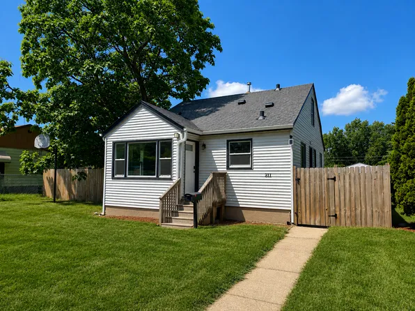 211 E Spruce St, South Saint Paul, MN 55075