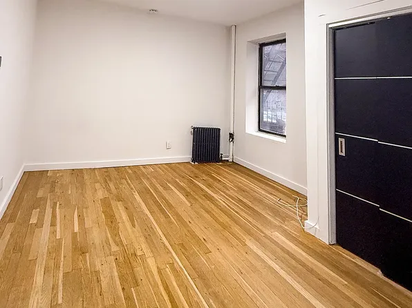 230 E 14th St APT 1P, New York, NY 10003