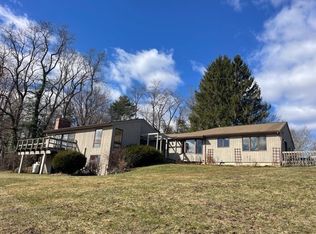 1114 S East St, Amherst, MA 01002