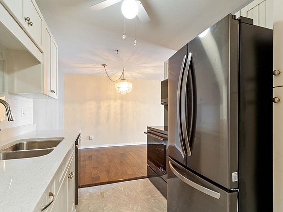 4th image of 33535 King Rd #104