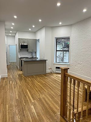 4th image of 128 E 83rd St APT 1B