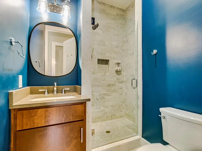 2109 W 12th St — Photo 17