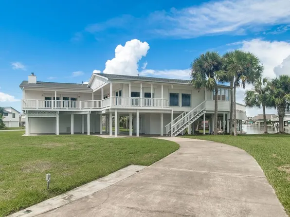 4321 Jolly Roger Rd, Jamaica Beach, TX 77554