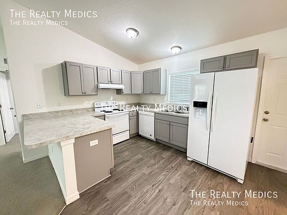4th image of 15790 SW 28th Avenue Rd