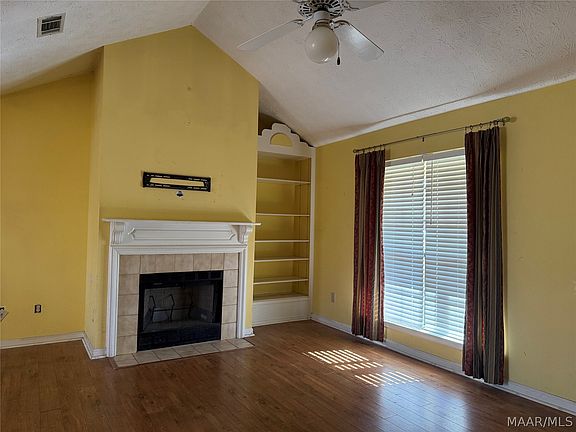 4th image of 920 Countryside Ln