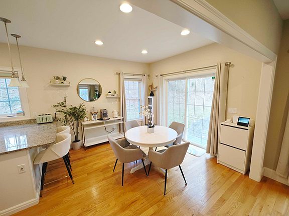 Kitchen Dinning Area