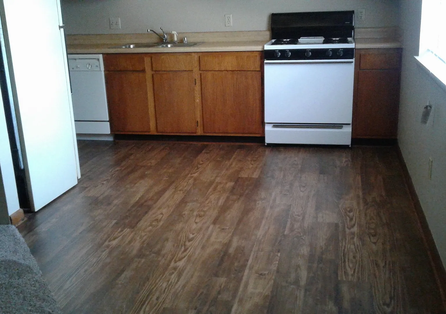 Brown Apartments — Photo 1