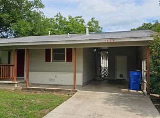 1005 Cecelia St, Taylor, TX 76574