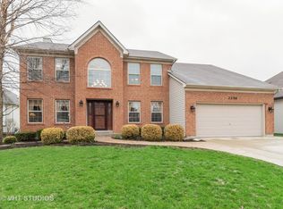 2256 Thornwood Ct, Aurora, IL 60502