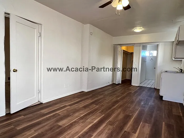 239 N Grande Ave — Photo 13