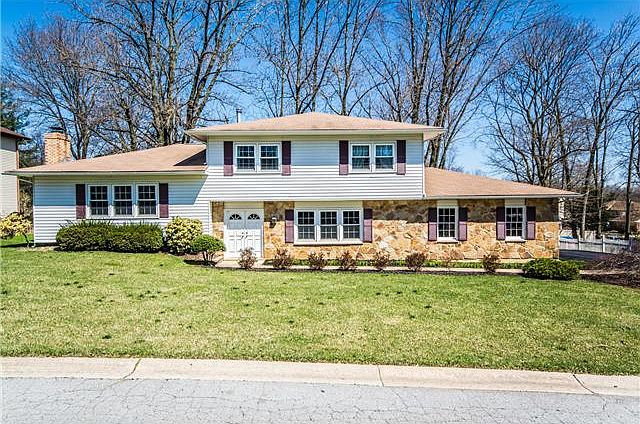 Weldin Park split: new HVAC, 2-car garage & deck