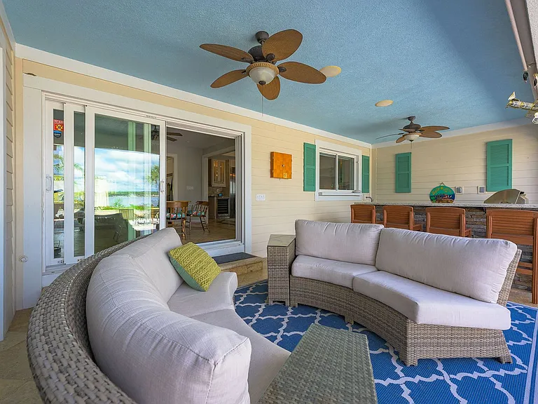 1130 John Anderson Dr — Photo 36