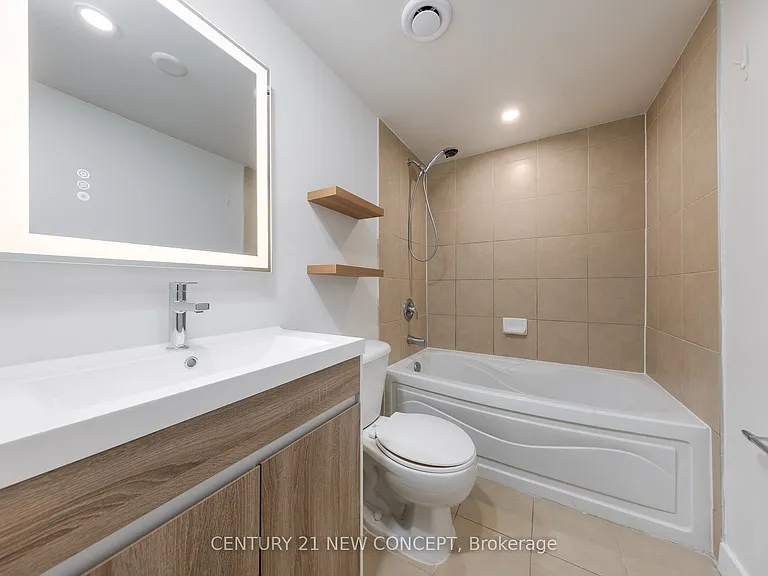 381 Front St W #501 — Photo 7