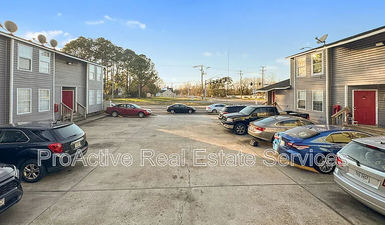 1100 Wilson Rd #7 — Photo 19