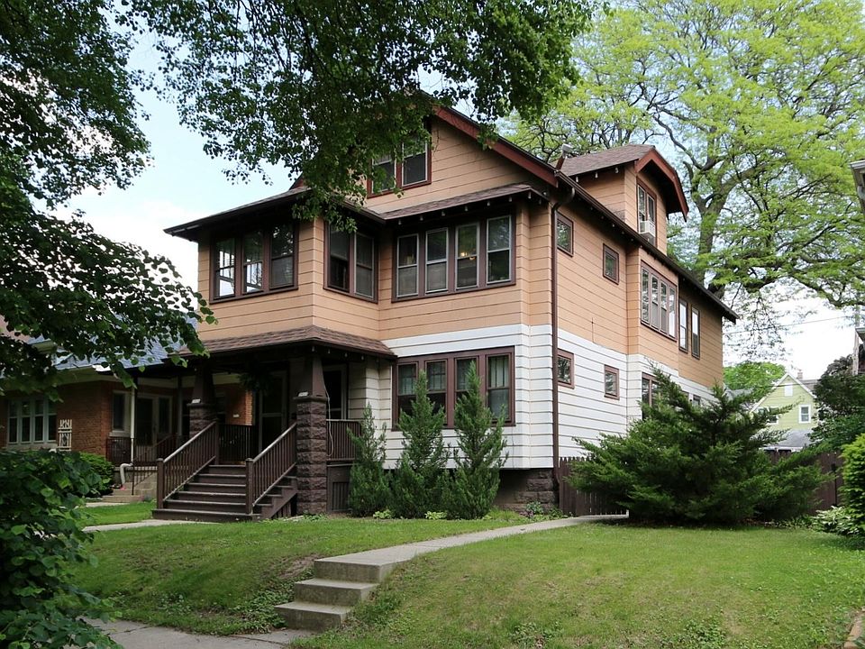 1st image of 2916 S Pine Ave #2918