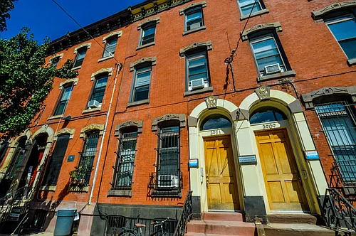 3911 Pine St #1 Photo 1