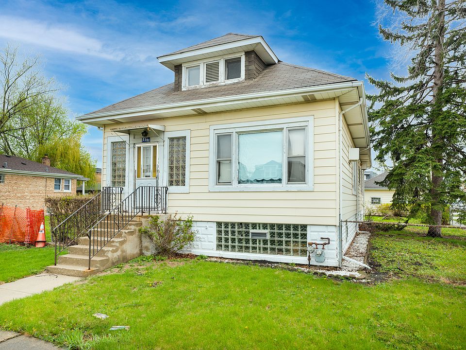 1st image of 2301 N 74th Ct