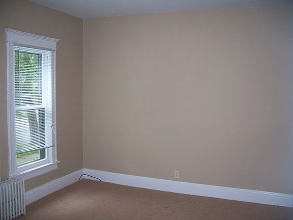 2nd image of 690 S Greenwood Ave