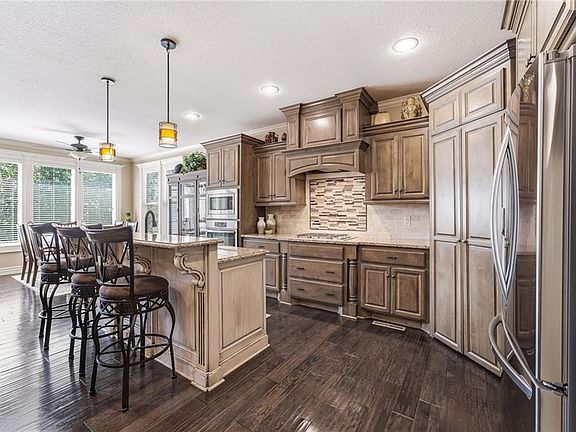 2nd image of 1209 SW 40th St