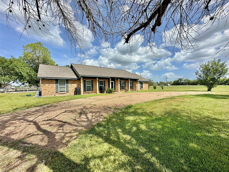 220 Wagon Rd, Wallis, TX 77485 MLS 93247495 Zillow