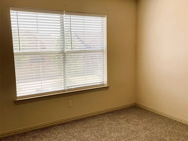 2320 Calendar Ct — Photo 10