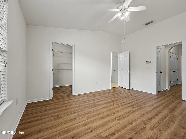 5973 Pavilion Dr — Photo 14