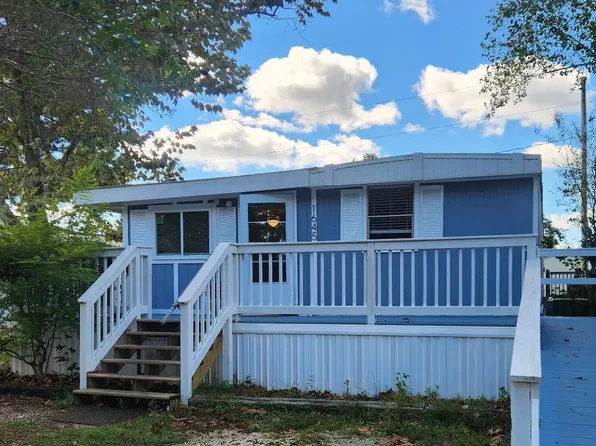 1645 Moonlight Dr., Myrtle Beach, SC 29575