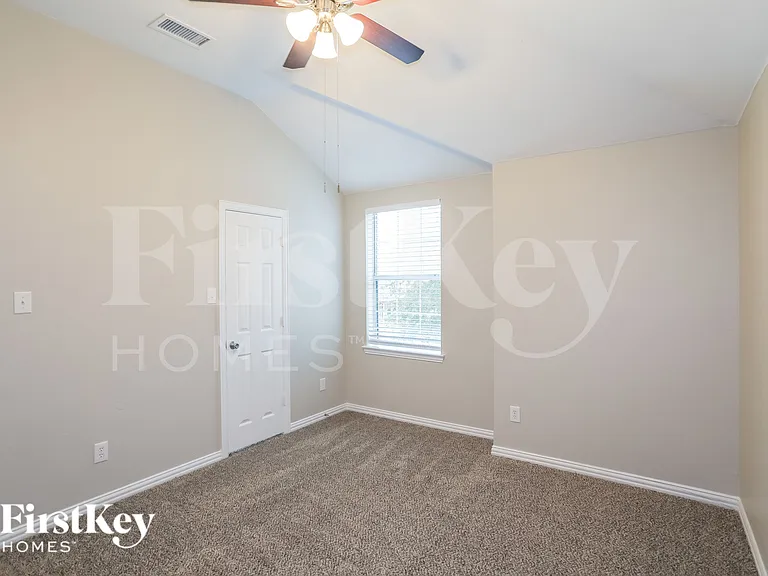 1809 Turtledove Dr — Photo 16
