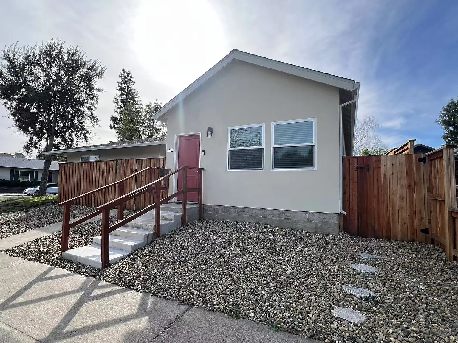 2 bed, 800 sqft, $2,500 — Photo 2