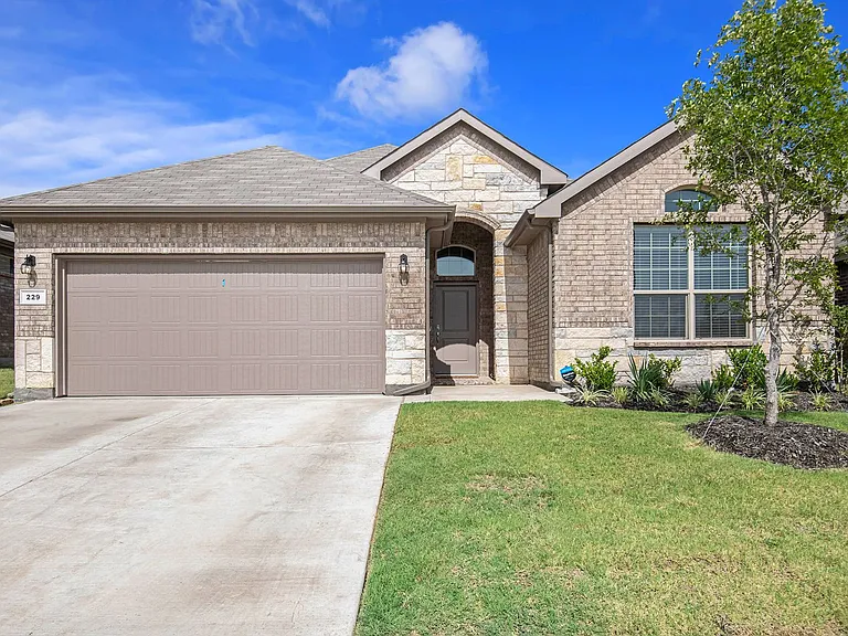 229 Dunmore Dr — Photo 1