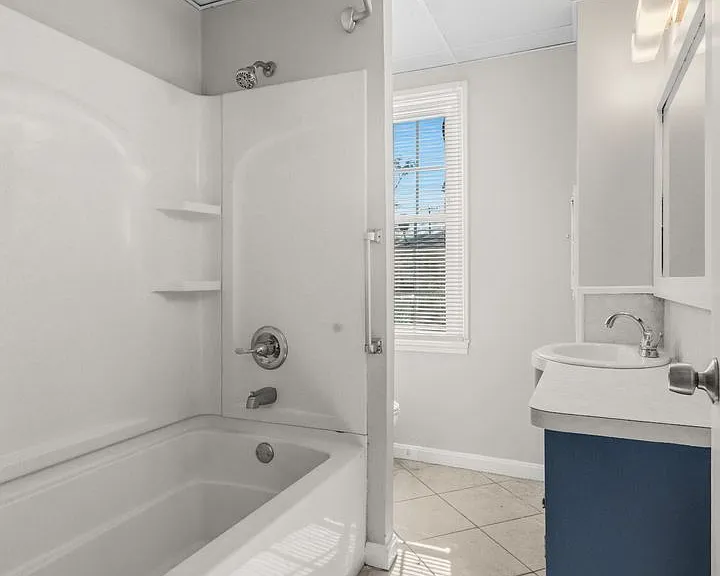 420 Britton St — Photo 10