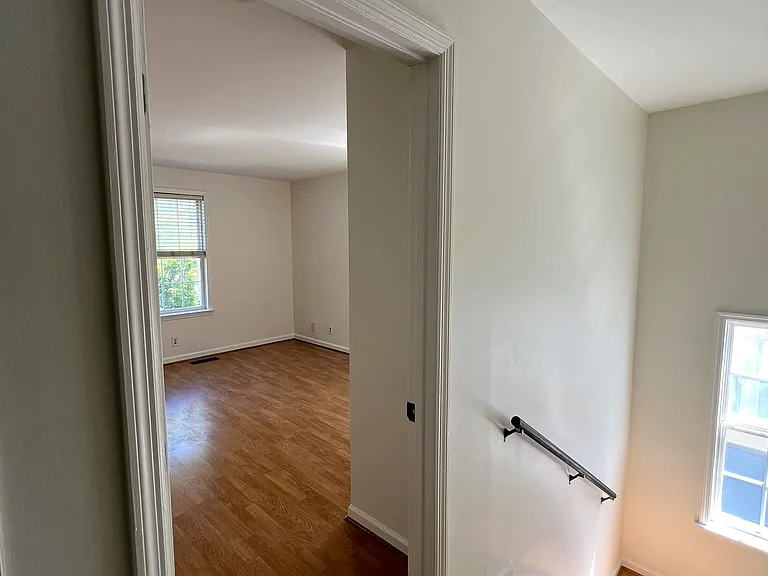 1808B Ashwood Ave — Photo 7