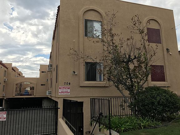 5th image of 704 E Garfield Ave #12