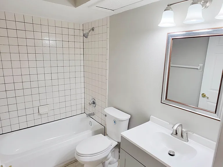 8411 N Greenwood Ave — Photo 11