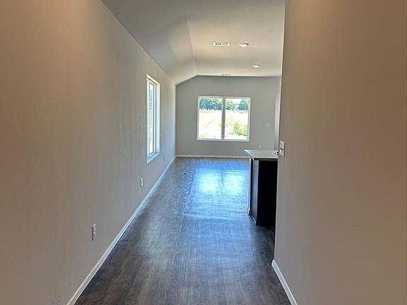 3rd image of 1020 Westbrook Blvd