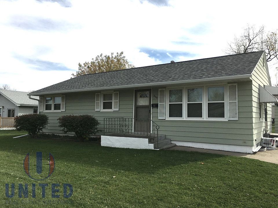1st image of 204 E 32nd St