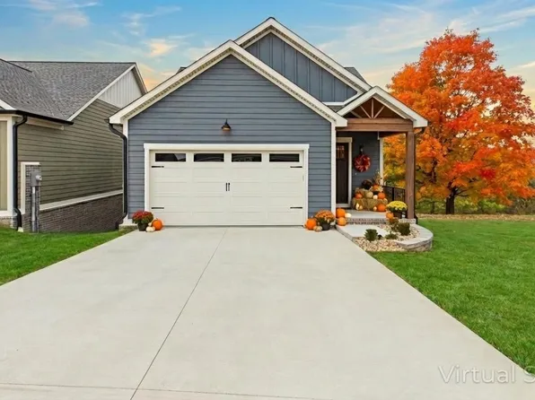 362 Moon Bay Dr, Kuttawa, KY 42055