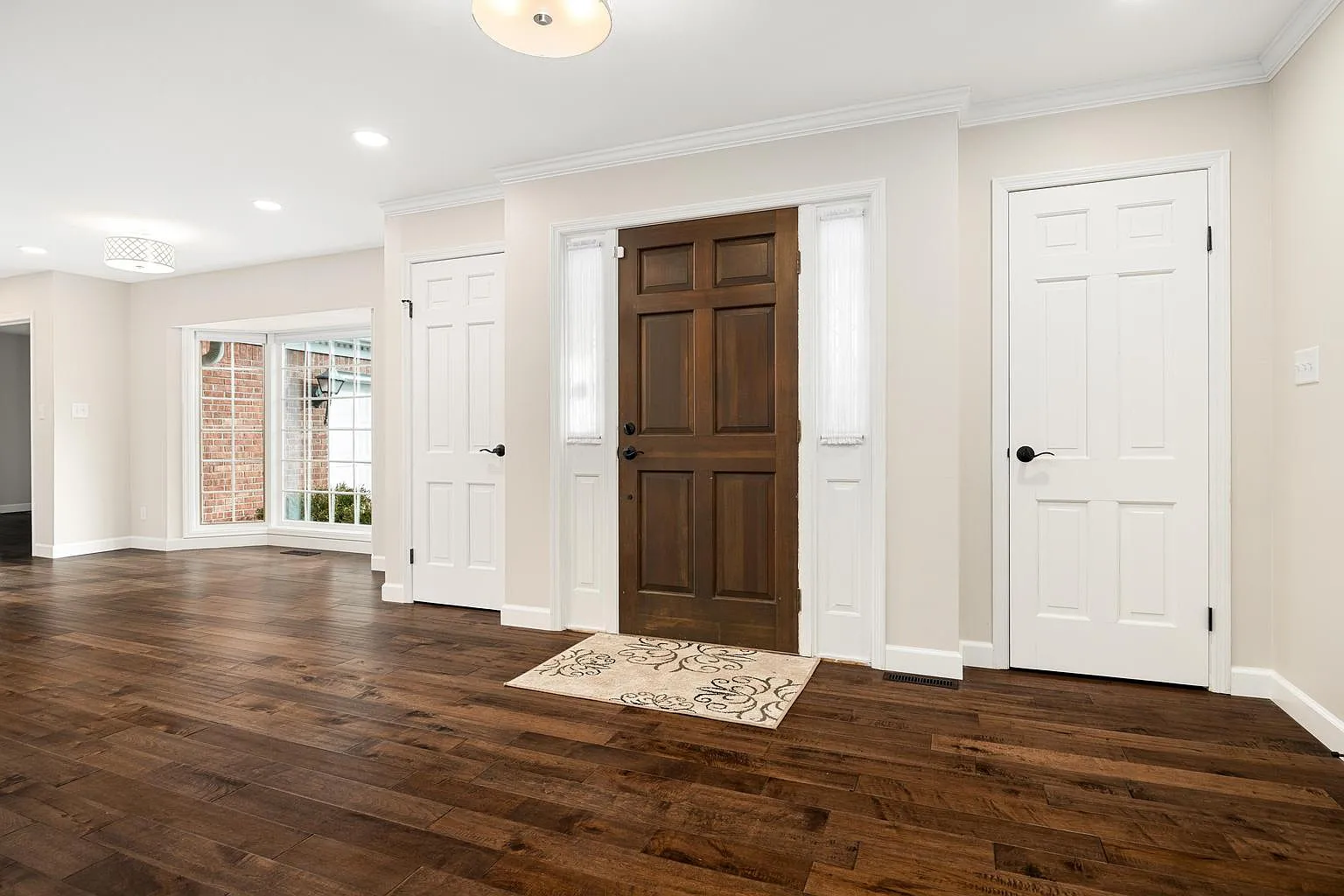 6407 N Jamestown Rd — Photo 2