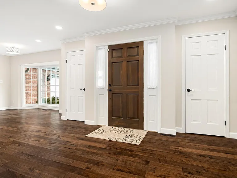 6407 N Jamestown Rd — Photo 2