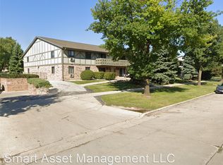 2491 S 43rd St #103, Milwaukee, WI 53219