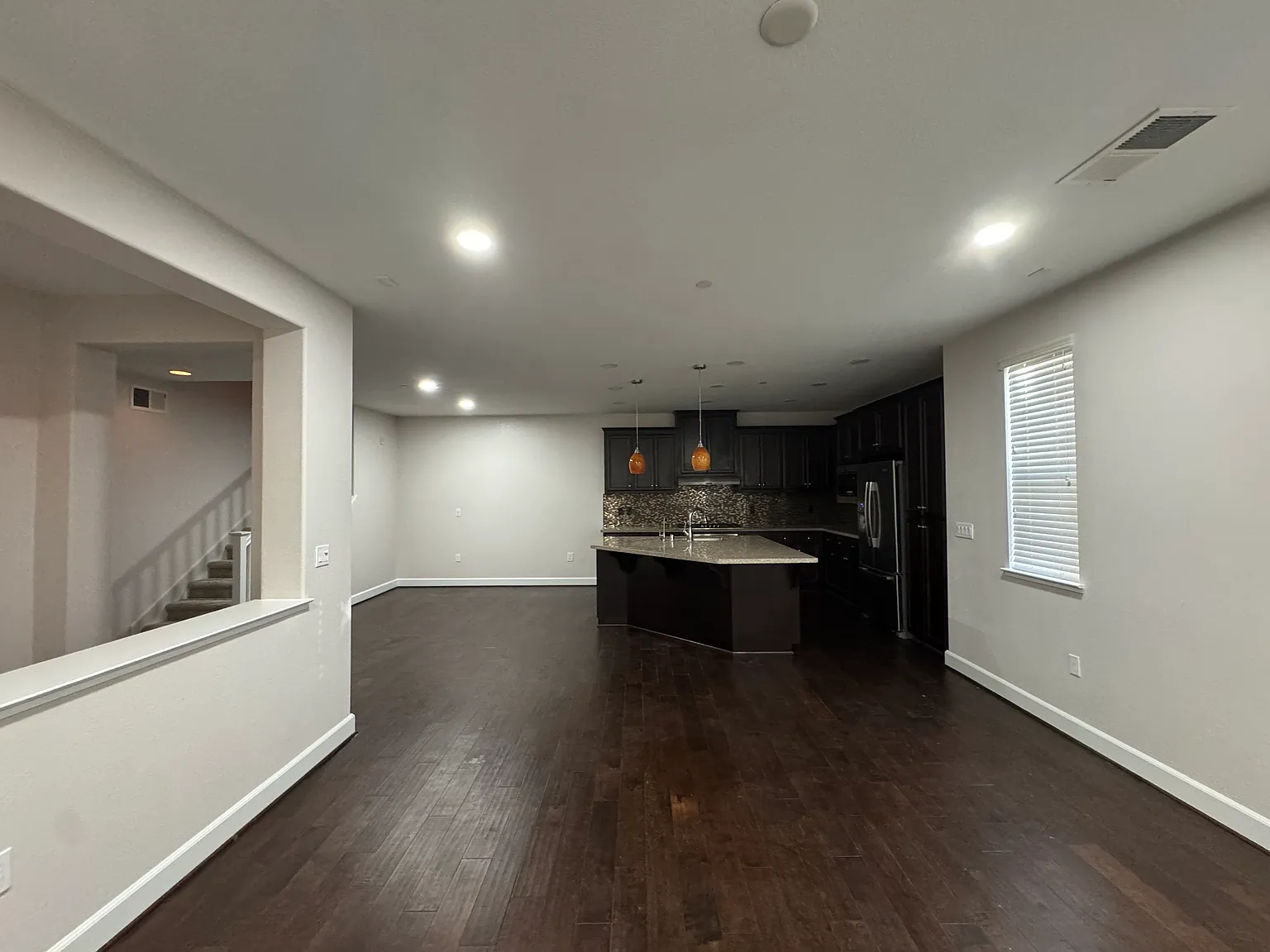 4 bed, 2025 sqft, $4,200 — Photo 1