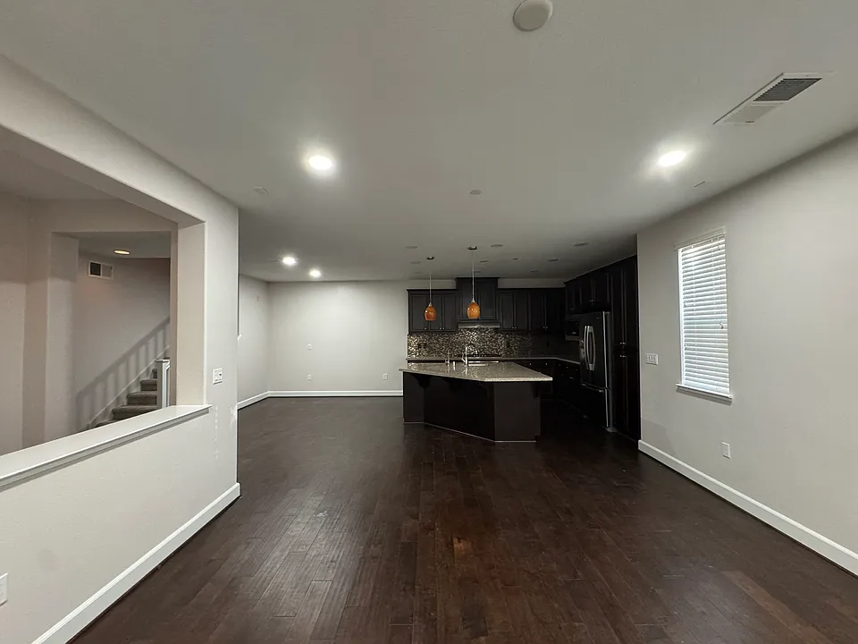 3373 Central Pkwy