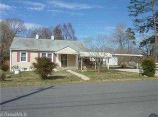 6616 Bronze Rd, Jamestown, NC 27282